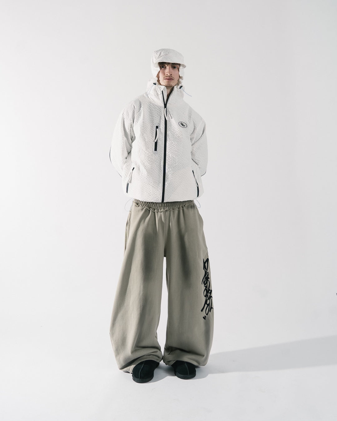 UTILITY WINDBREAKER